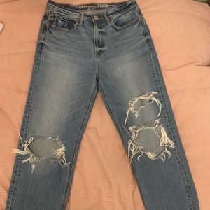 American Eagle 90s Boyfriend Jeans